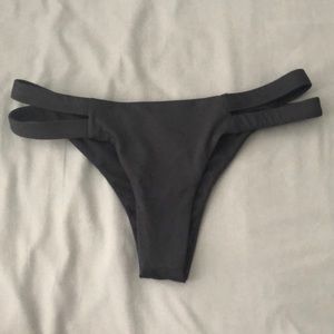 Black Billabong bottoms